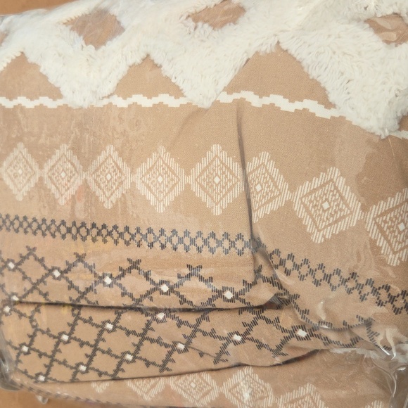 Ink +Ivy Imani 50"×84" Light Filtering Curtain Panel - Picture 6 of 6